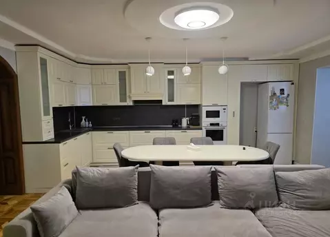 4-к кв. Астраханская область, Астрахань ул. Сен-Симона, 42к3 (137.0 м)