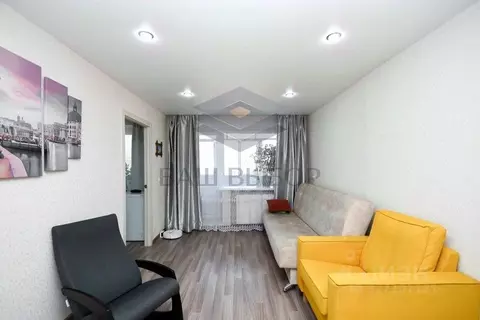 3-к кв. Омская область, Омск Городок Нефтяников мкр, ул. 22 Апреля, 8 ...