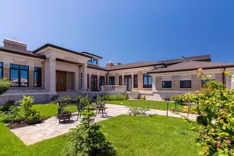 Дом в Краснодарский край, Краснодар ул. Тосканская, 13 (833 м)