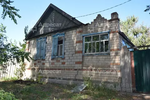 Дом в Волгоградская область, Среднеахтубинский район, Клетское с/пос, ...