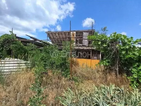 Дом в Волгоградская область, Среднеахтубинский район, Клетское с/пос, ...