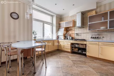 4-комнатная квартира: Санкт-Петербург, Бассейная улица, 27 (131 м)