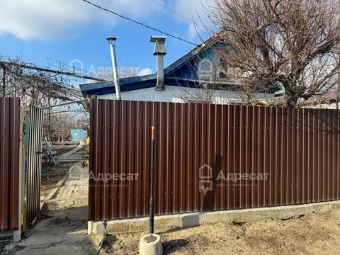 Дом в Волгоградская область, Волгоград Восход СНТ,  (30 м)