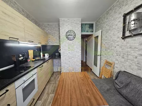 Продается 2-комнатная квартира