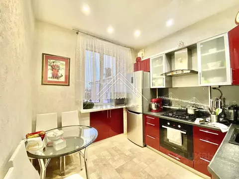 3-к кв. Ярославская область, Ярославль просп. Ленина, 32 (77.0 м)