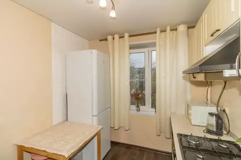 2-к кв. Челябинская область, Челябинск ул. Ворошилова, 11 (48.1 м)