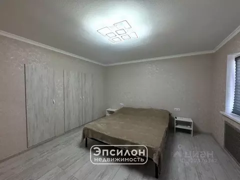 Дом в Курская область, Октябрьский район, Дьяконовский сельсовет, с. ...