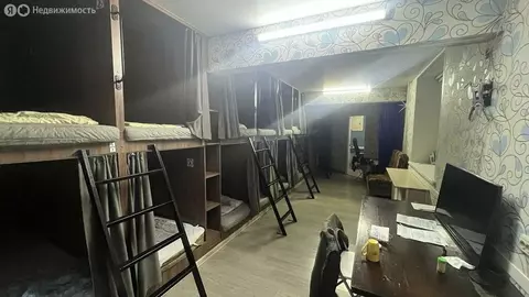 Торговая площадь (108 м)