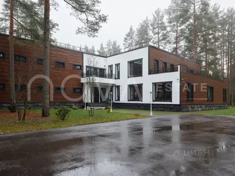 Дом в Ленинградская область, Выборгский район, Рощино пгт ул. ...