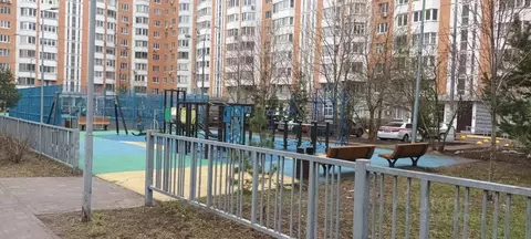 3-к кв. Москва Митинская ул., 28к5 (90.0 м)