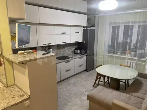 2-к кв. Тюменская область, Тюмень ул. Николая Семенова, 31 (75.0 м)