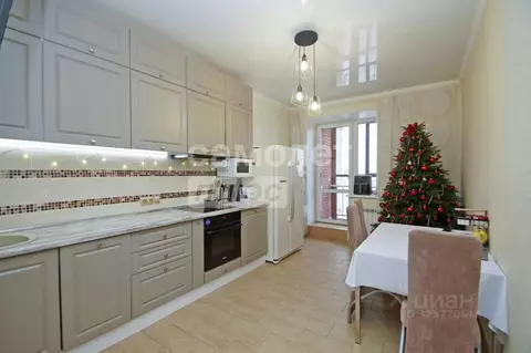 2-к кв. Омская область, Омск просп. Комарова, 11 (58.8 м)