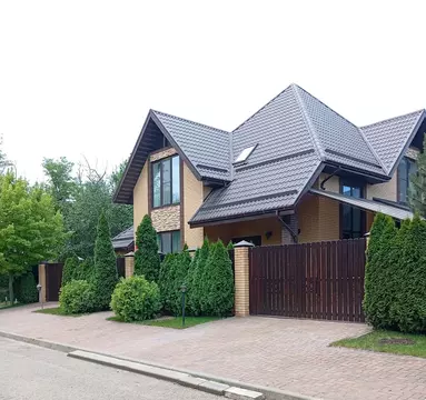 Дом в Краснодарский край, Краснодар ул. Феррарская (200 м)