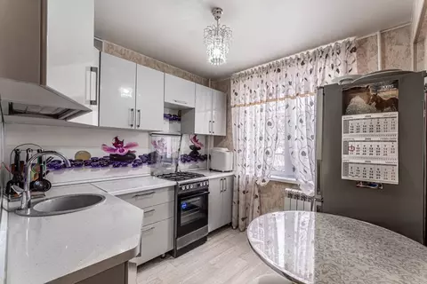 1-к кв. Омская область, Омск Заозерный мкр, ул. Светлая, 1/1 (31.0 м)