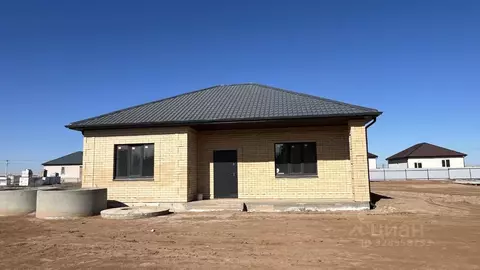 Дом в Астраханская область, Наримановский район, с. Старокучергановка ...