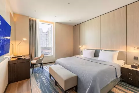 2-к кв. Приморский край, Владивосток Набережная ул., 13с1 (80.0 м)