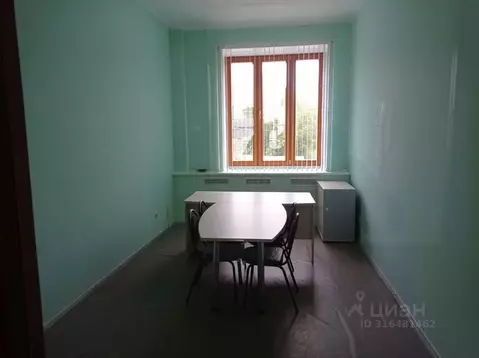 Офис в Самарская область, Кинель Первомайская пл., 6кв1 (50 м)