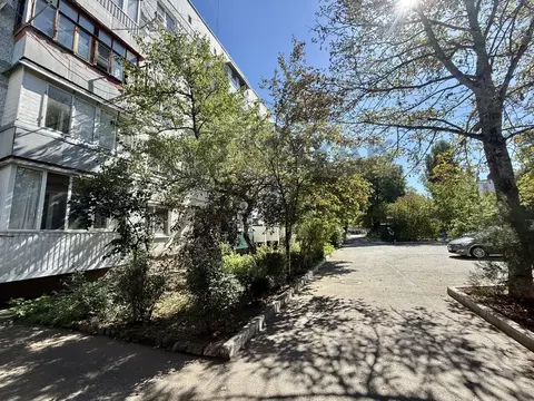 2-к кв. Адыгея, Майкоп 5-й пер., 1 (50.9 м)