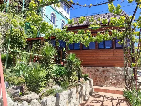 Дом в Крым, Алушта муниципальный округ, Партенит пгт ш. Фрунзенское, ...