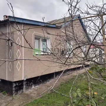 Дом в Крым, Черноморский район, с. Красная Поляна ул. Ленина (73 м)