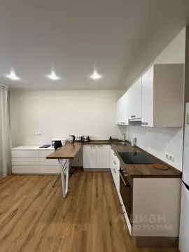 Студия Санкт-Петербург Пулковское ш., 38к2 (26.8 м)