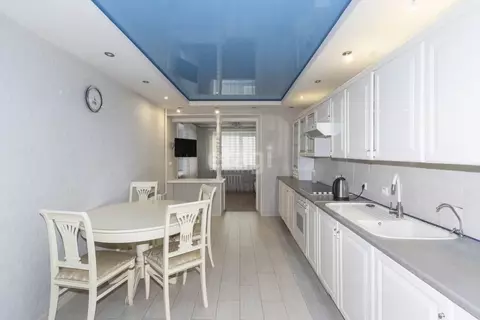 5-к кв. Тюменская область, Тюмень 6-й мкр, ул. Валерии Гнаровской, 5к1 ...