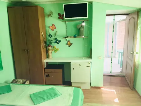 Комната Крым, Феодосия пер. Первомайский, 12/19