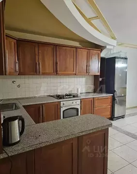 Дом в Тюменская область, Тюмень Матмасы мкр, ул. Нефтяников, 14 (270 ...