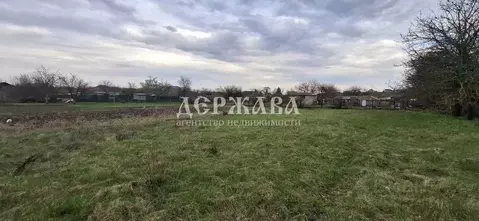 Участок в Белгородская область, Старооскольский городской округ, с. ...