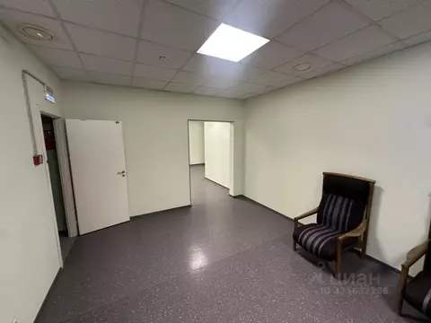 Торговая площадь в Москва Веерная ул., 30К3 (428 м)