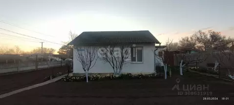 Дом в Крым, Сакский район, с. Фрунзе ул. Октябрьская (71 м)