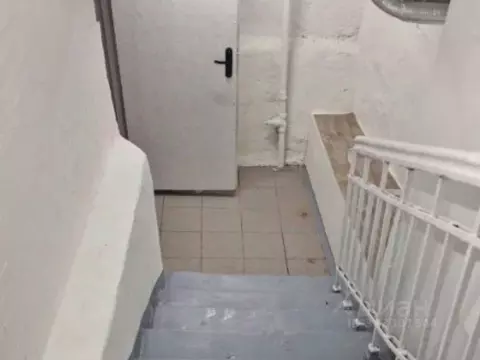 Торговая площадь в Москва Большой Харитоньевский пер., 9 (148 м)