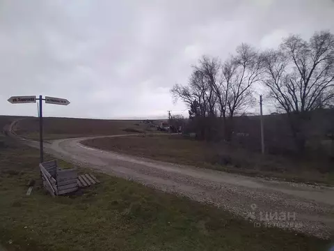 Участок в Крым, Симферопольский район, Перовское с/пос, с. Ключи ул. ...