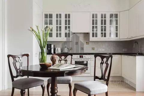 4-к кв. Санкт-Петербург Парадная ул., 3к2 (125.0 м)