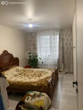 3-комнатная квартира: Энгельс, Трудовая улица, 12/9 (81 м)