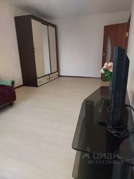 1-к кв. Свердловская область, Екатеринбург ул. Боровая, 24 (32.8 м)