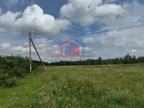 Участок в Белгородская область, Старооскольский городской округ, с. ...