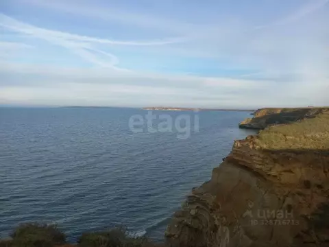 Участок в Крым, Ленинский район, Семисотское с/пос, с. Каменское ул. ...