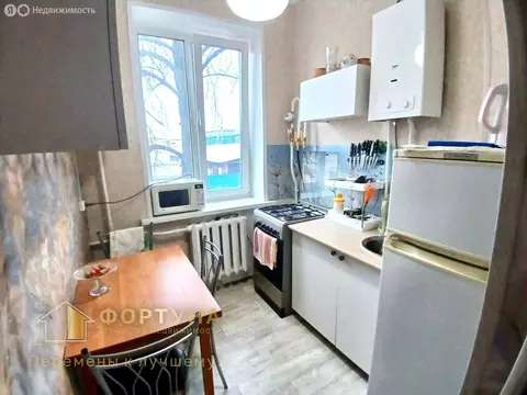 3-комнатная квартира: Бор, улица Филиппова, 4 (36.7 м)