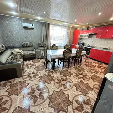 Дом в Волгоградская область, Котовский район, Коростинское с/пос, с. ...