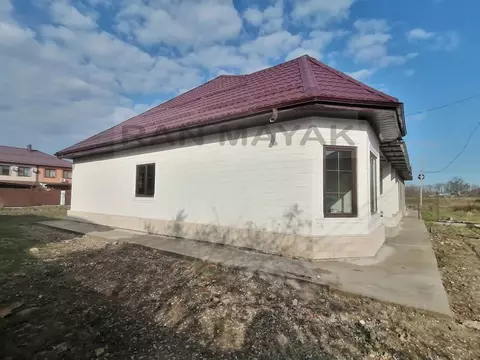 Дом в Адыгея, Майкоп городской округ, пос. Западный пер. Светлый (200 ...