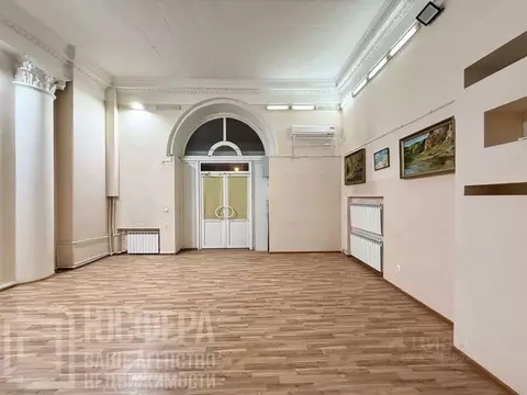 Офис в Волгоградская область, Волгоград ул. В.И. Ленина, 25 (76 м)