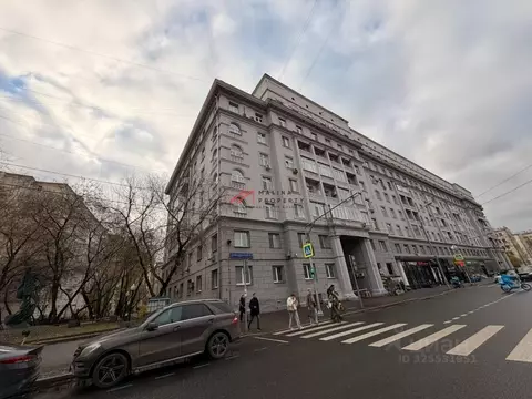 Торговая площадь в Москва Большая Пироговская ул., 37-43ка (126 м)