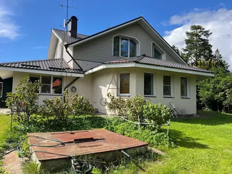 Дом в Ленинградская область, Всеволожский район, Бугровское городское ...