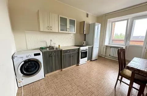 2-к кв. Тюменская область, Тюмень Амурская ул., 4 (66.7 м)