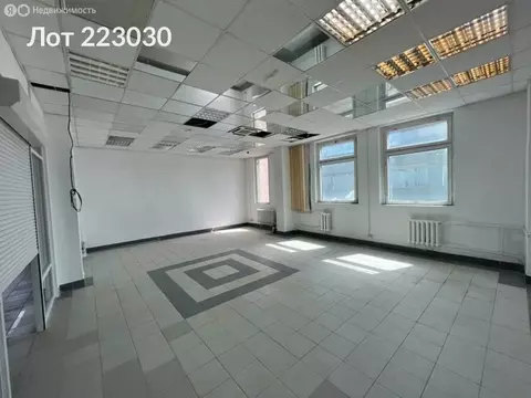 Торговая площадь (542 м)