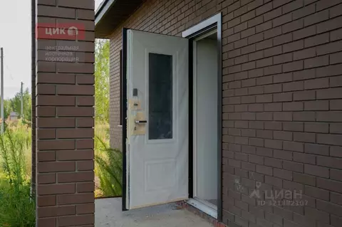 Дом в Рязанская область, Рязанский район, Дубровическое с/пос, с. ...