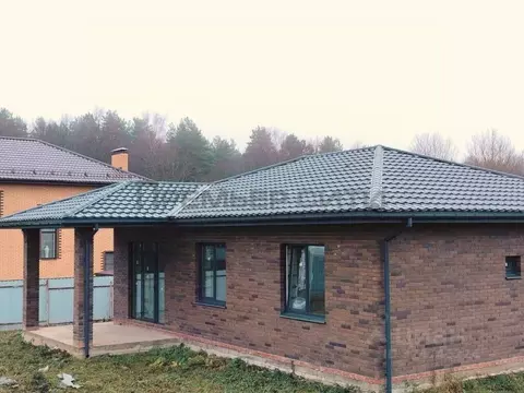 Дом в Калужская область, Калуга городской округ, д. Желыбино ул. ...