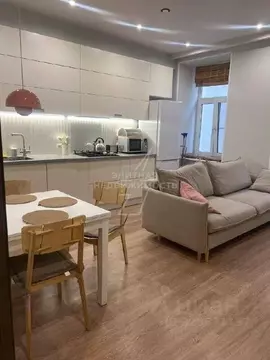 2-к кв. Санкт-Петербург 7-я Васильевского острова линия, 40 (54.0 м)