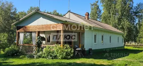 Помещение свободного назначения в Алтайский край, Зональный район, с. ...